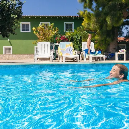 Riuebre - 11 Personas Con Piscina Y Vistas Al Rio Ebro - Deltavacaciones Holiday home